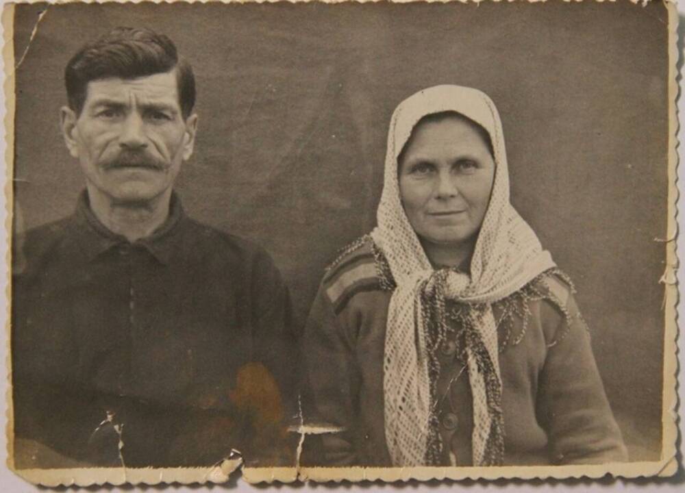 Фотография родителей Г.Г. Николаева