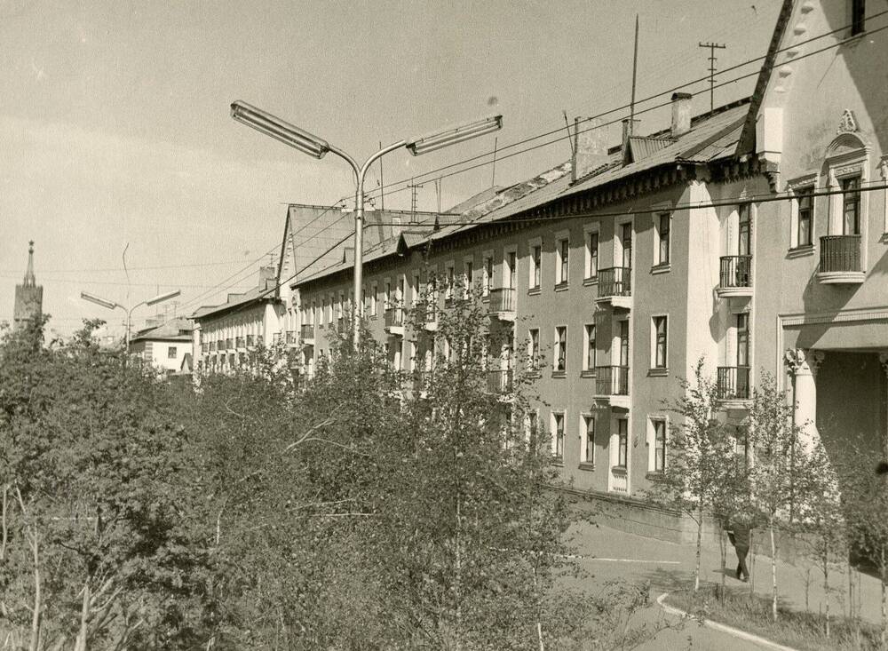 Фотография черно-белая 68-квартирный дом по улице Полярной