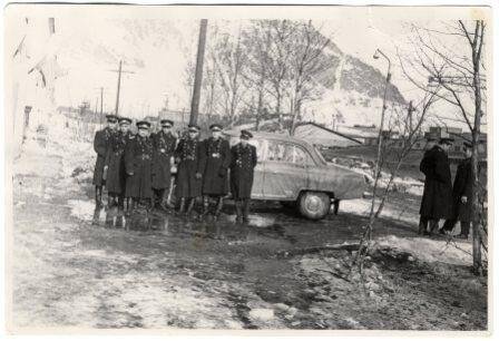 Фотография. Фотопортрет групповой композиционный в рост. Сотрудники Кировского ОВД.