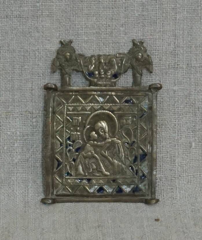 Фрагмент раскладной иконы (центральный) с изображением Богородицы
