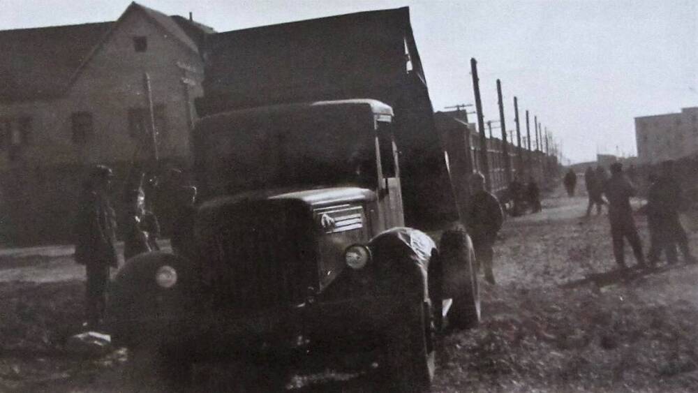 Фотография. Строительство дороги  в квартале  А.27 октября 1952 года