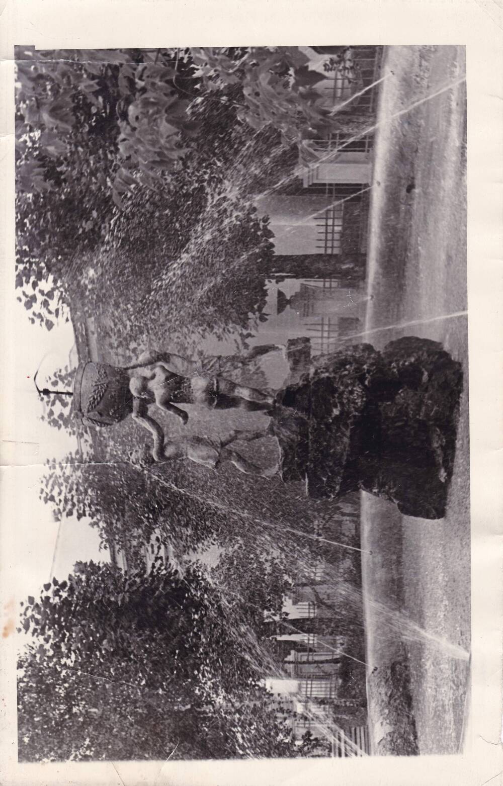 Фотография фонтан в сквере машзавода